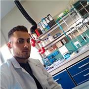 Laureato in chimica applicata con esperienza in analisi chimiche su matrici ambientali